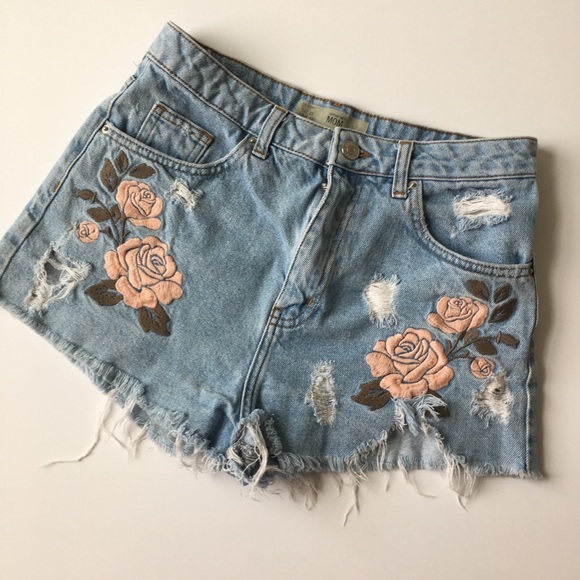 embroidered mom shorts
